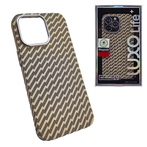 Чехол-крышка luxo life карбон zigzag magsafe iphone 15 бежевый